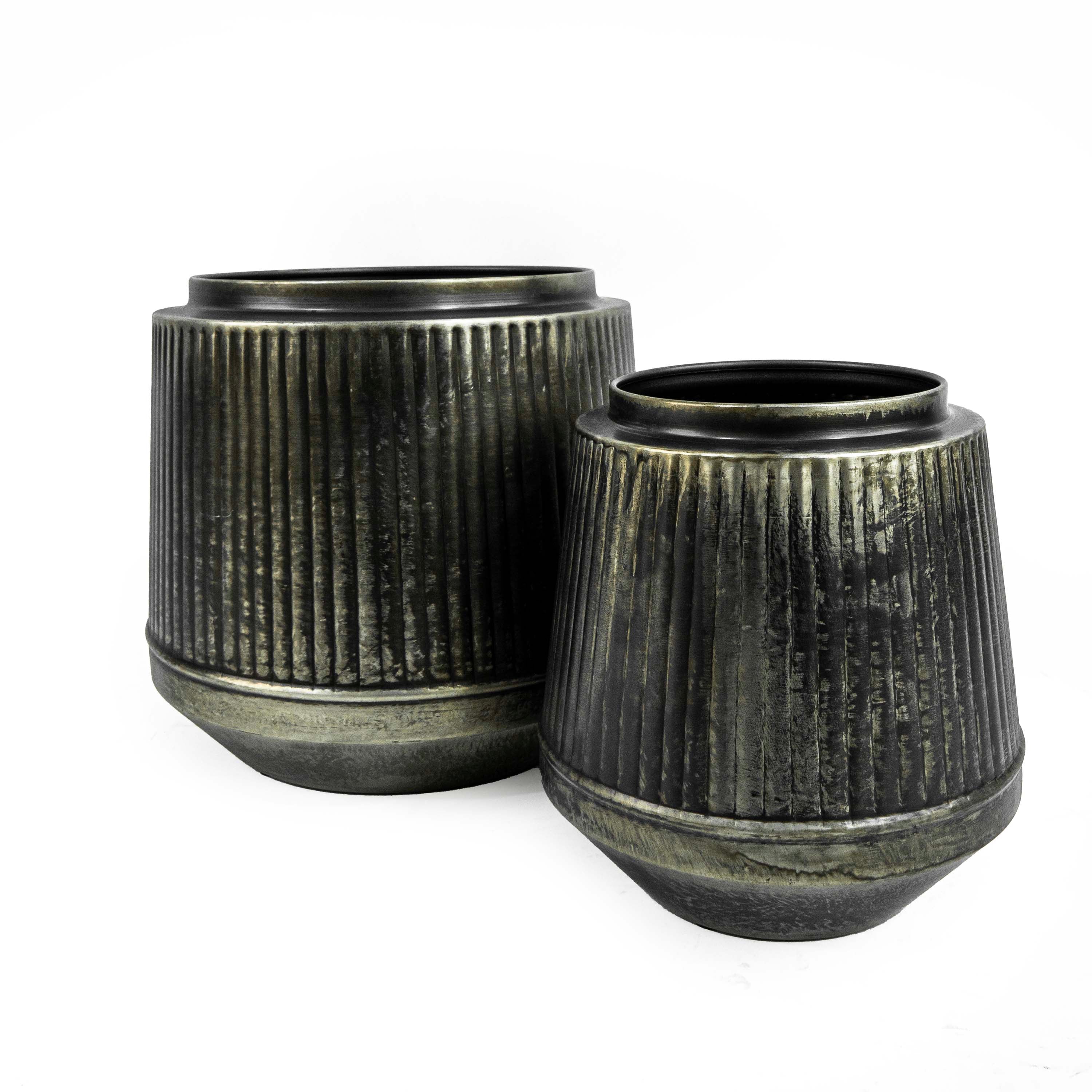 Fluted Pot In Brushed Silver