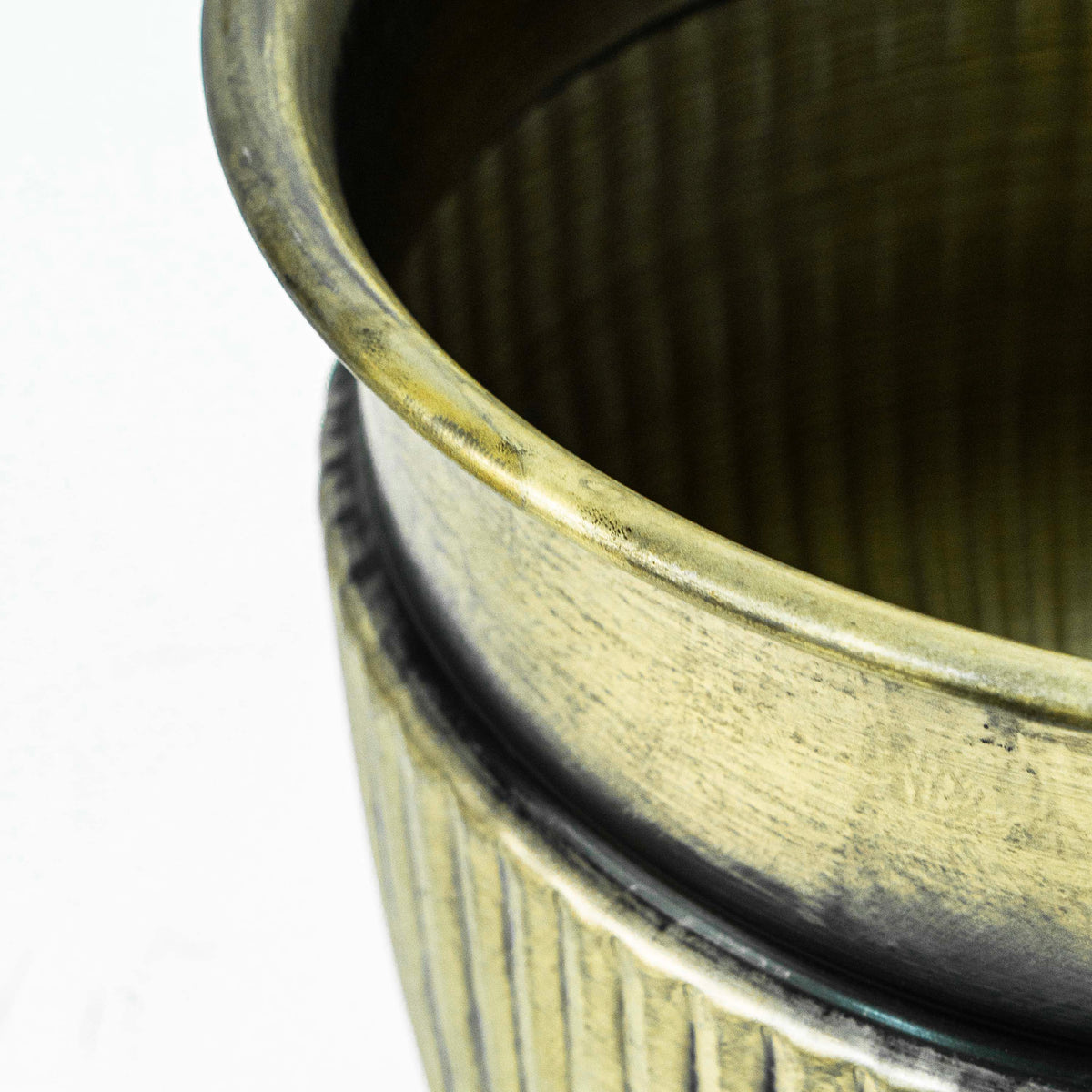 Round Cloudy Brass Pot
