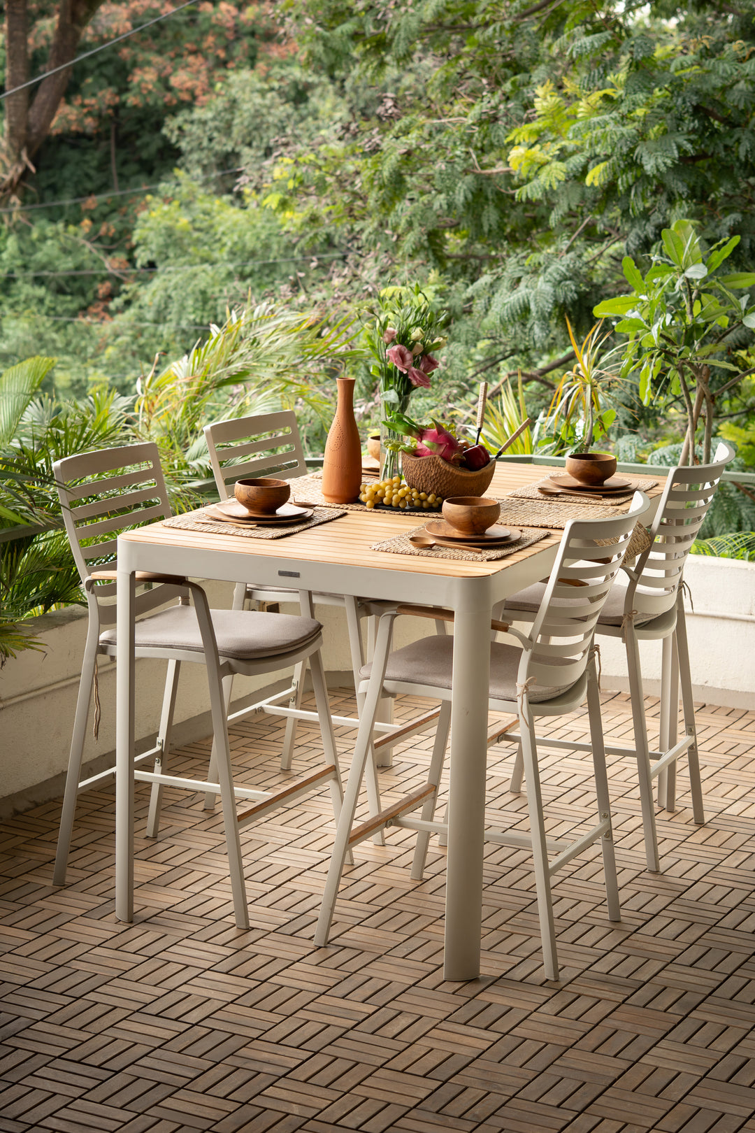 Portais Bar Furniture Set
