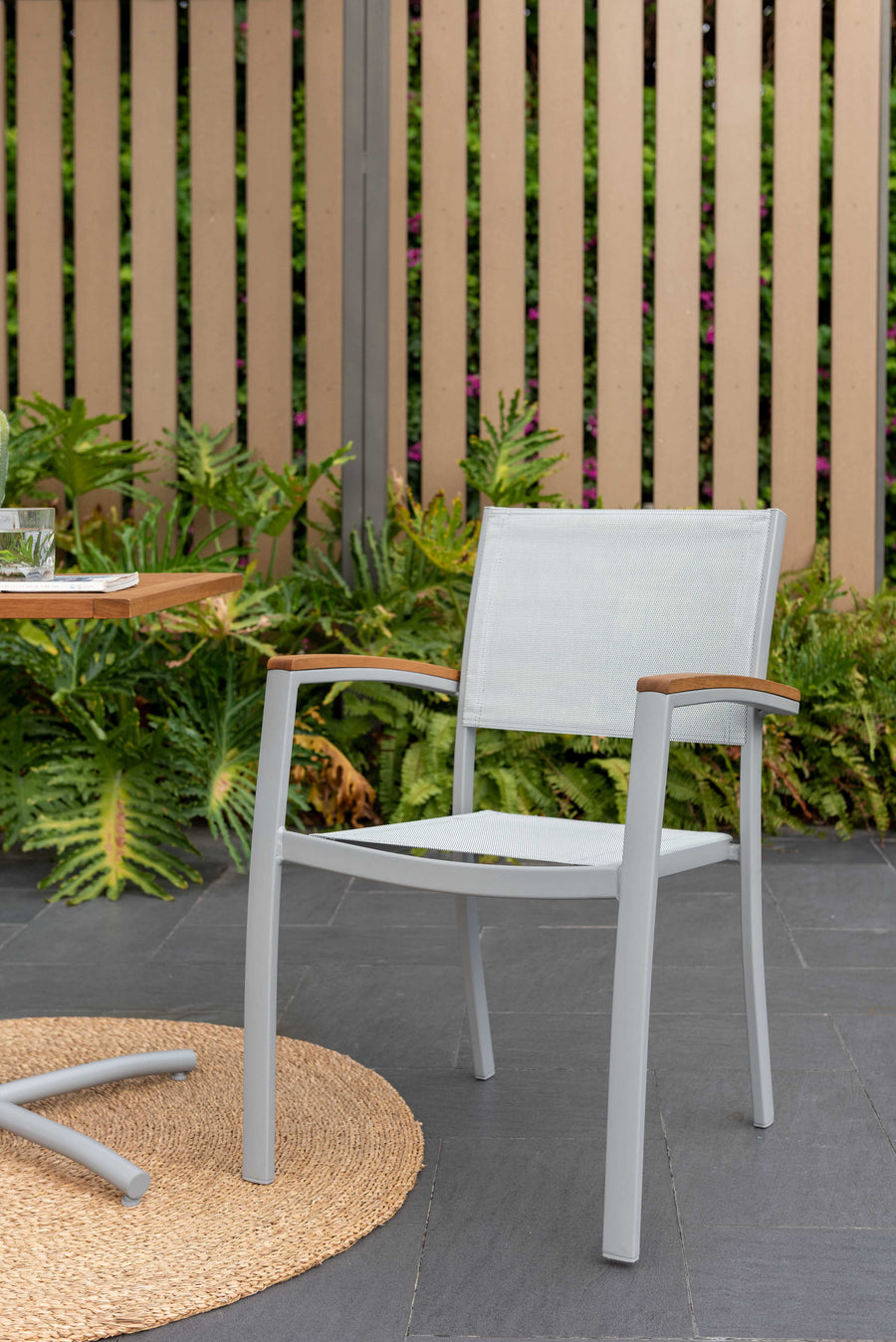 Ragusa carver easy chair