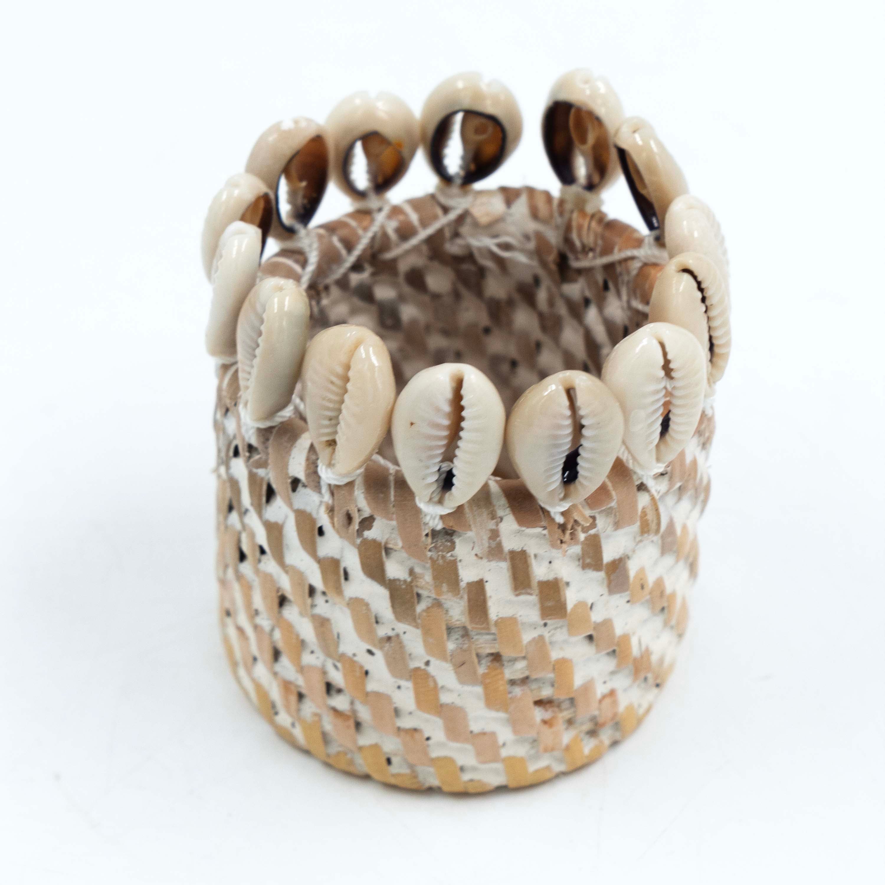 Shell Round Napkin Holder