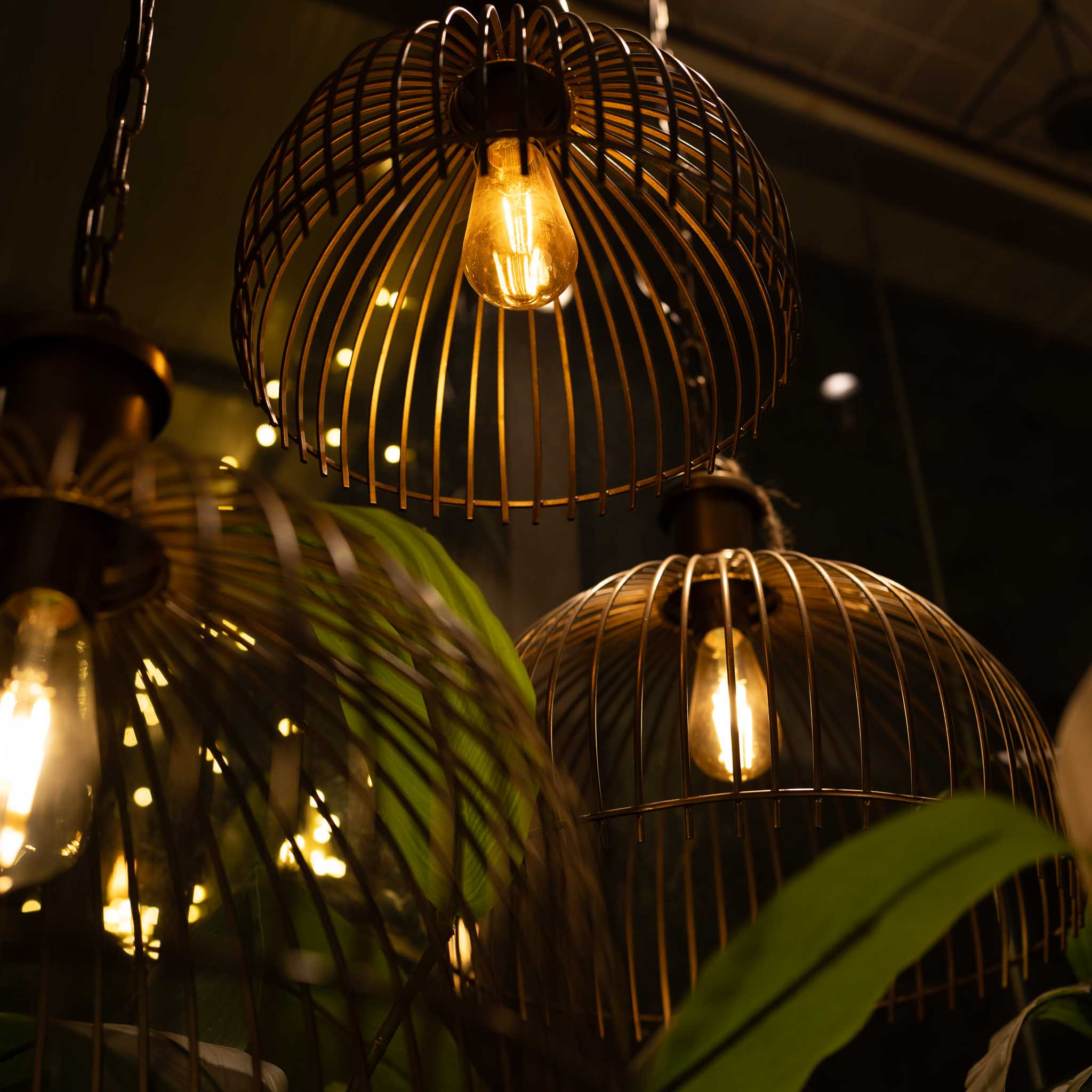 Round Metal Bulan Pendant Lamp