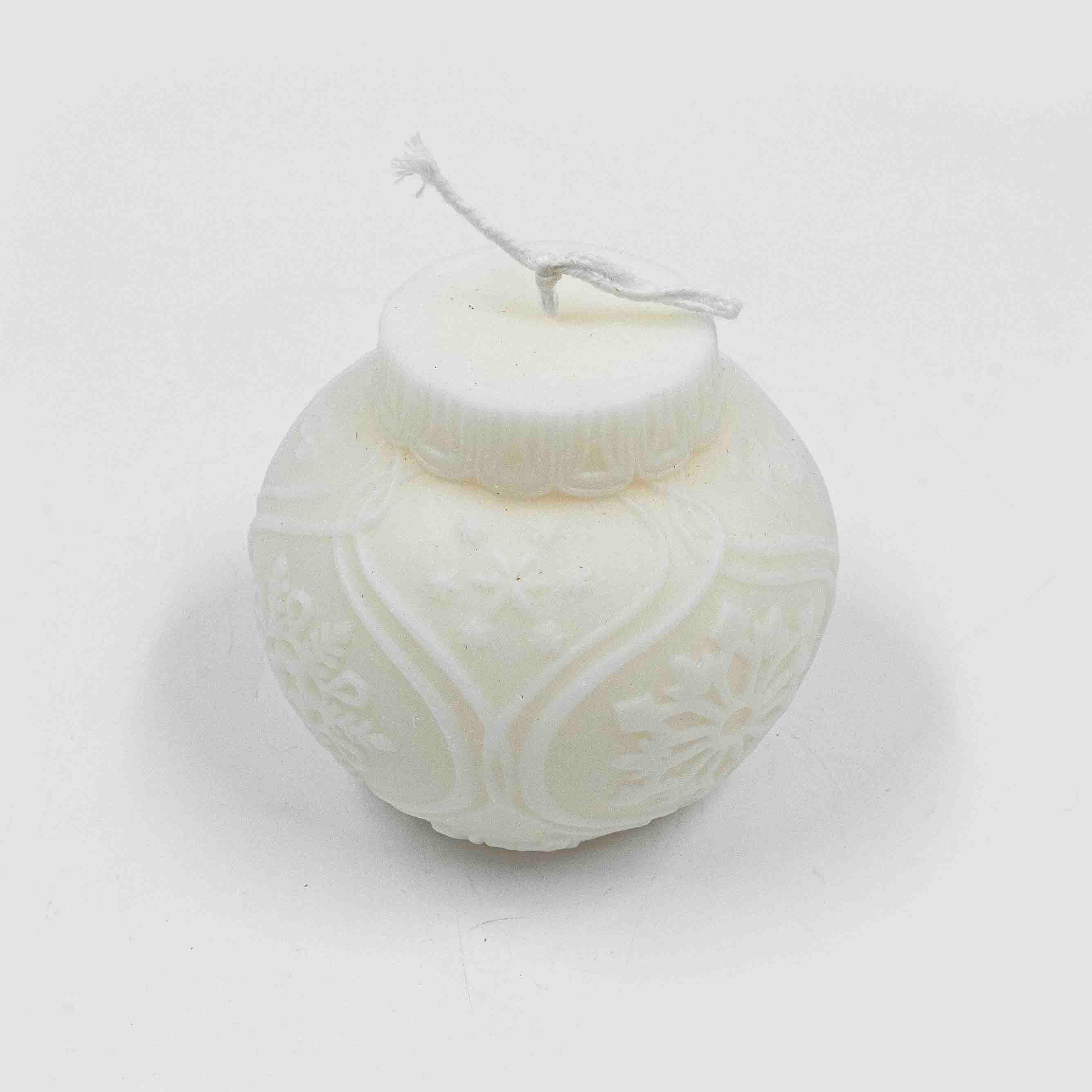 Iris White Christmas Candle