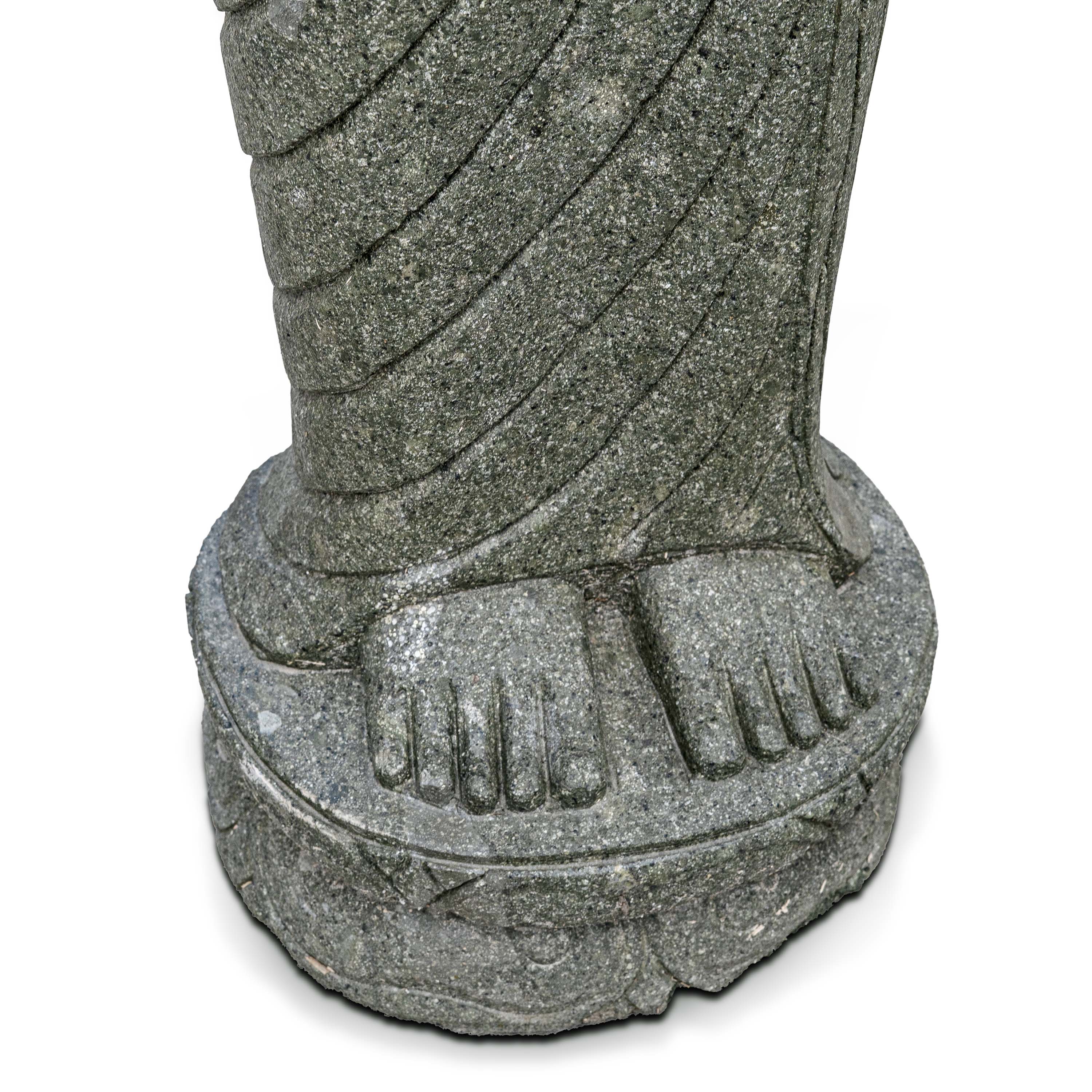 BUDDHA PRAYING