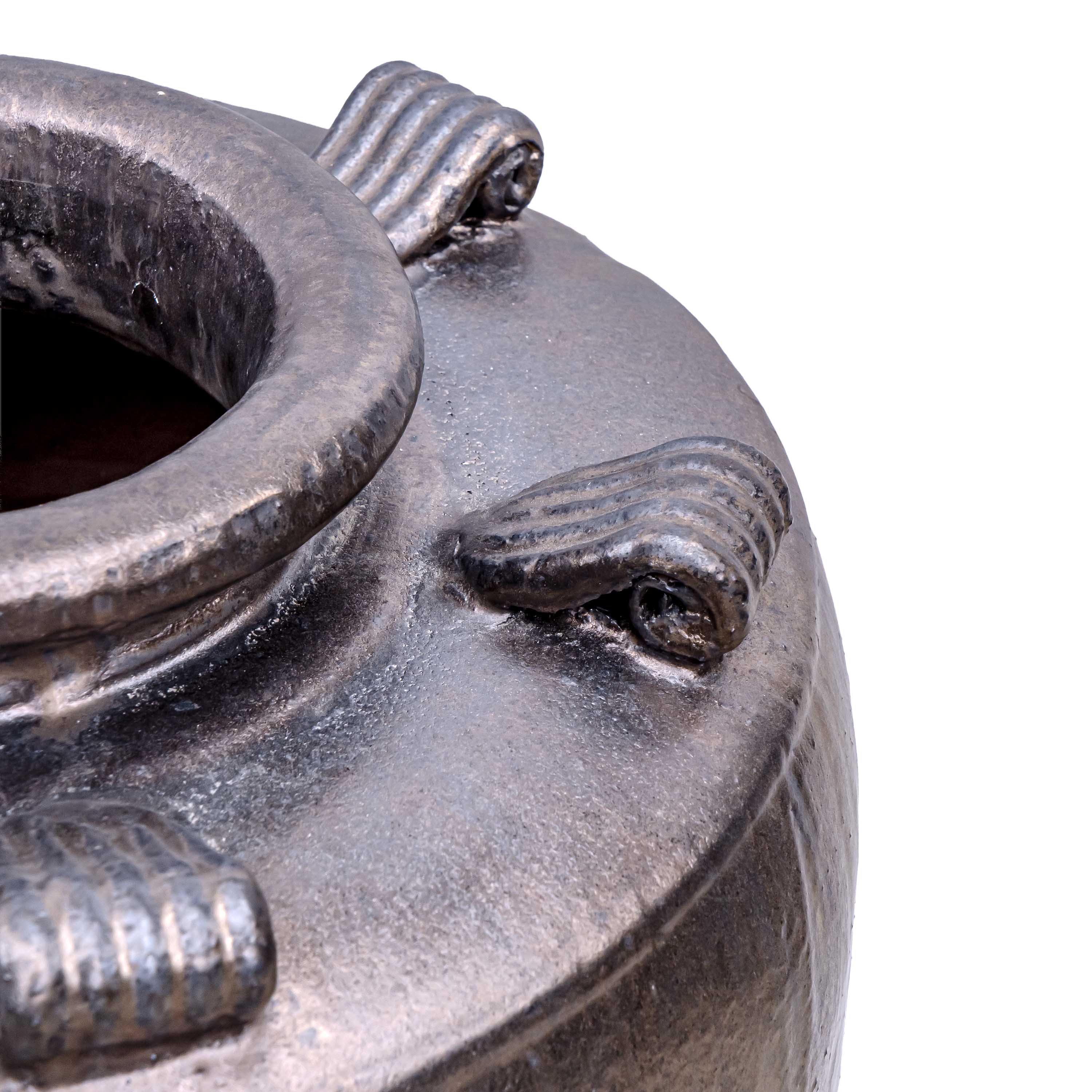 DYNASTY URN