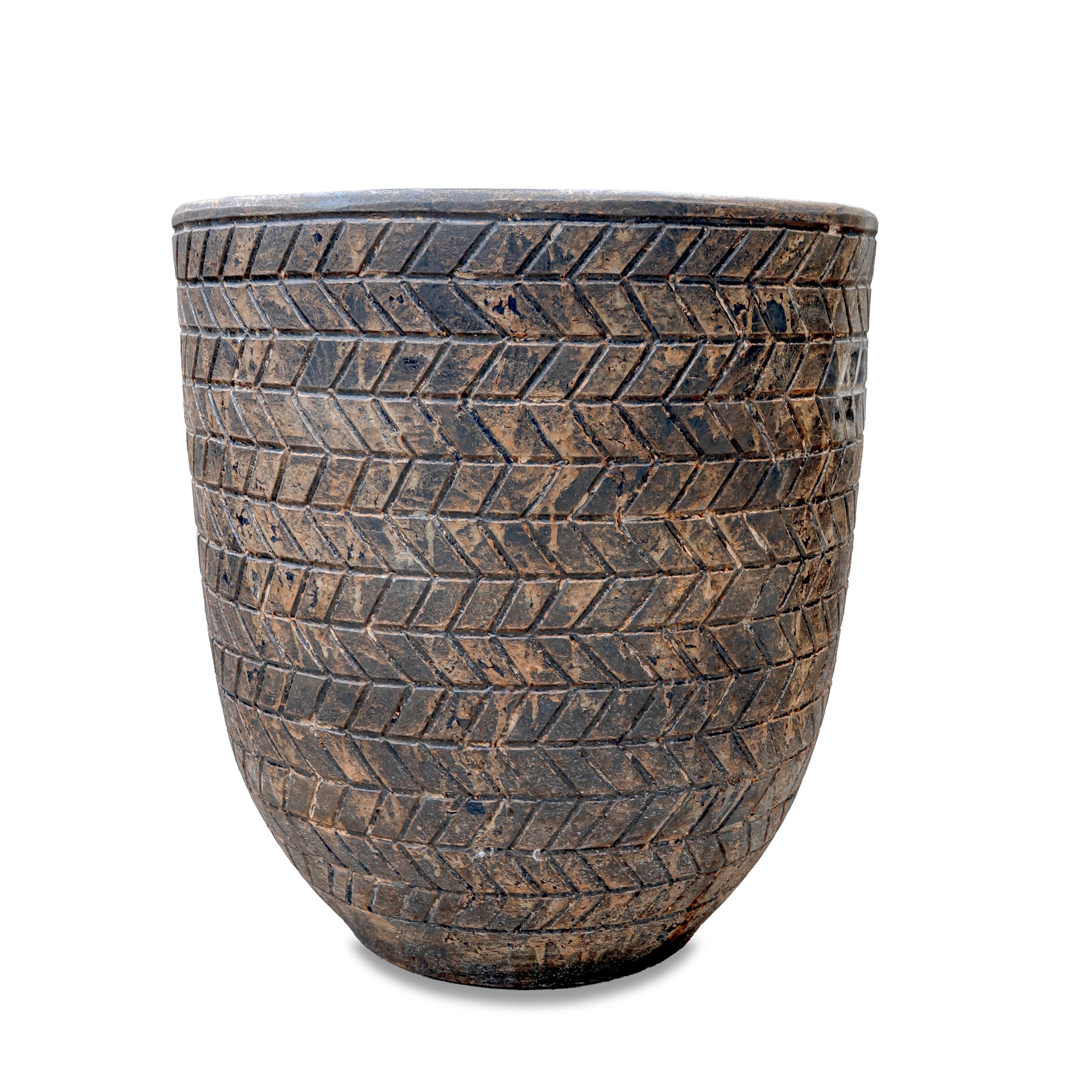 VINTAGE POT
