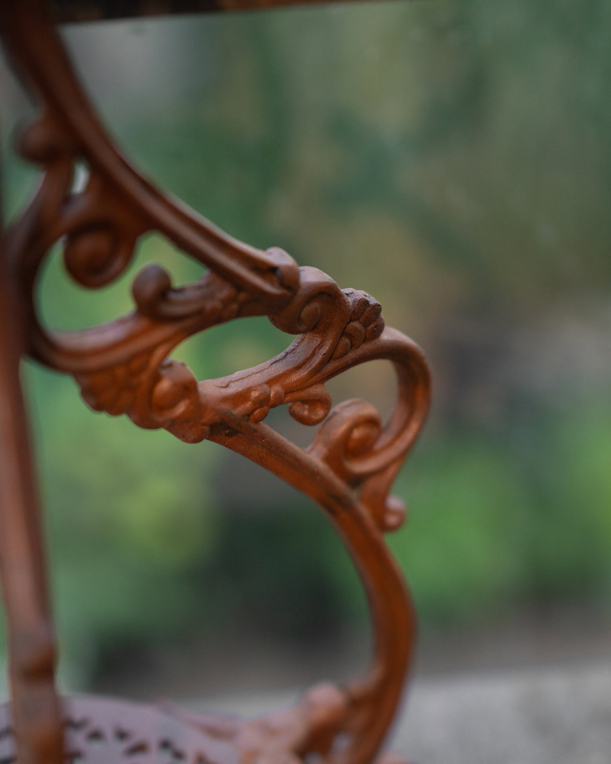ARVO PLANTER STAND
