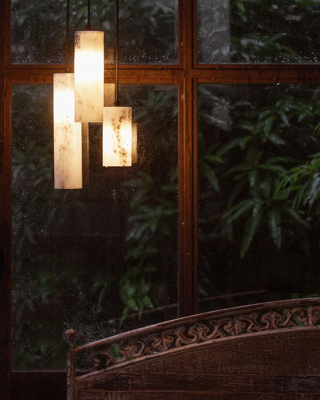 Reign Marble Light