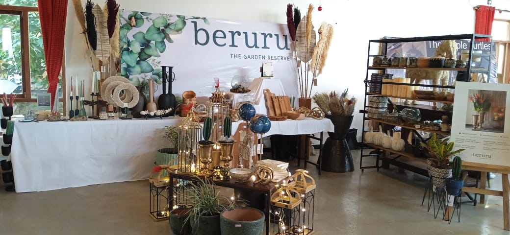 Good Earth Malhar - Christmas Market