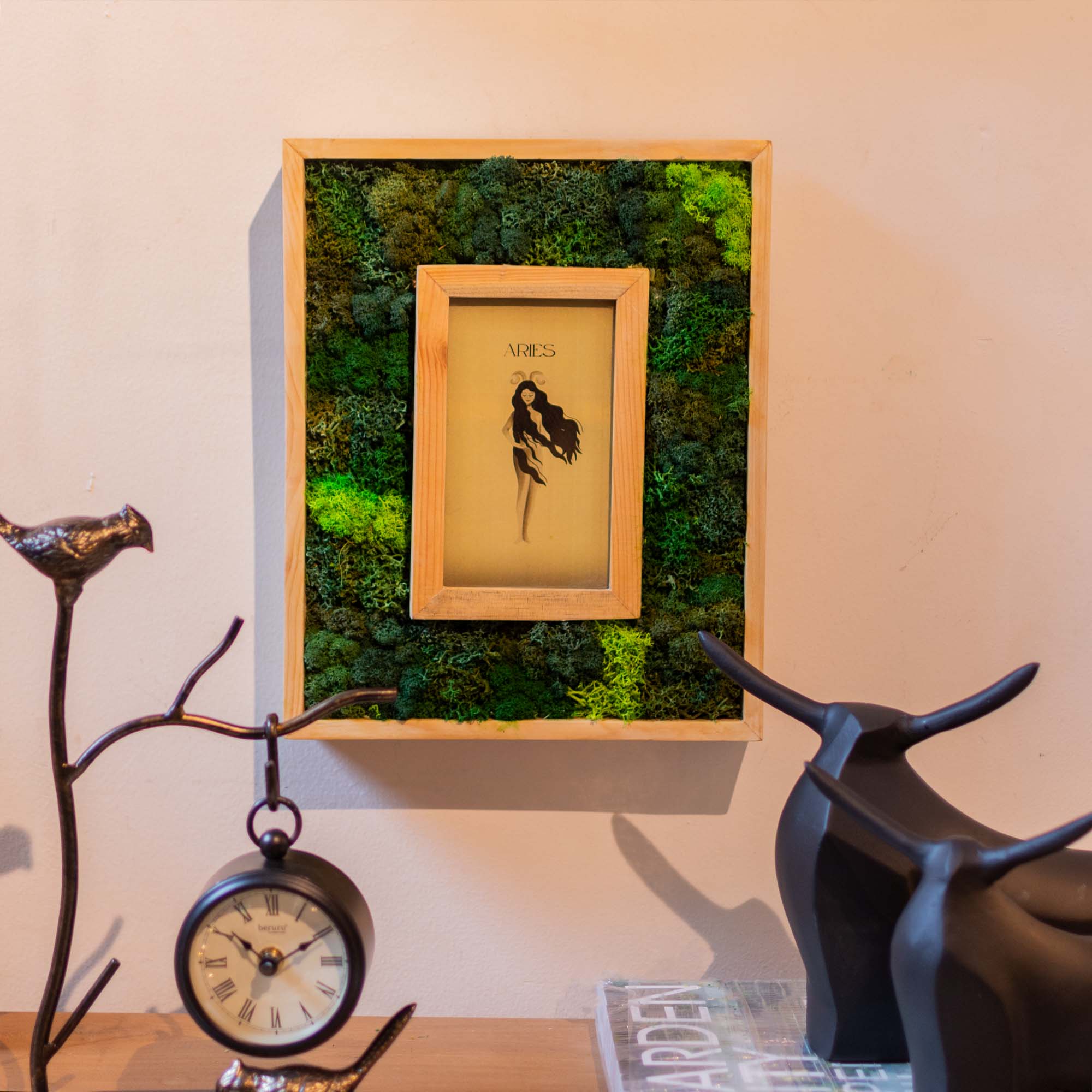 Aries Moss Frame With Key Holder