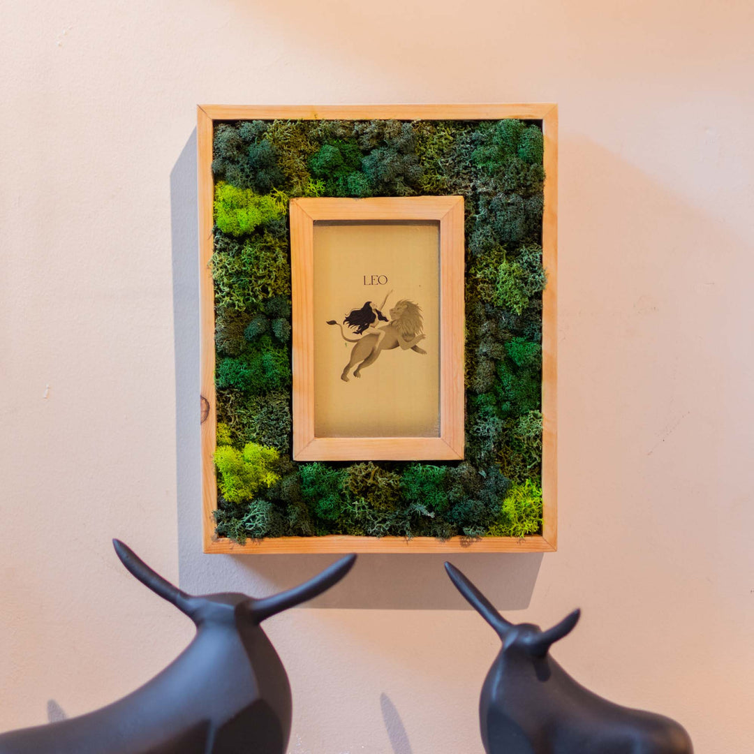 Leo Moss Frame With Key Holder