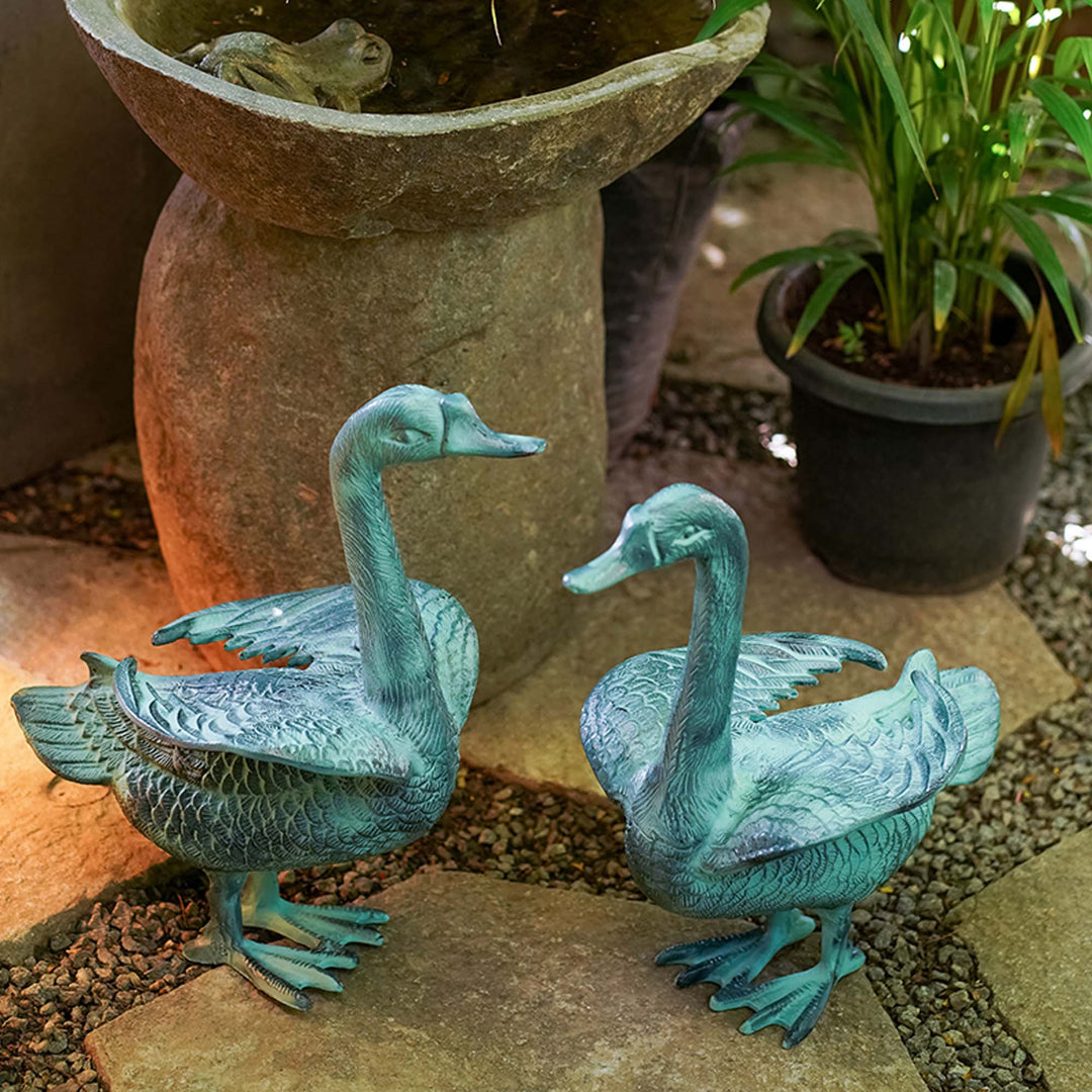 Swan Garden Decor