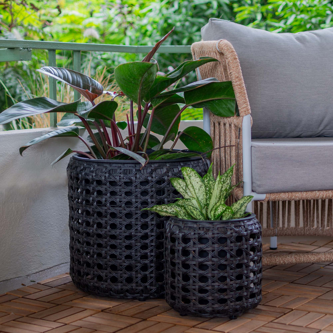 Flat Wicker Round Planter Black