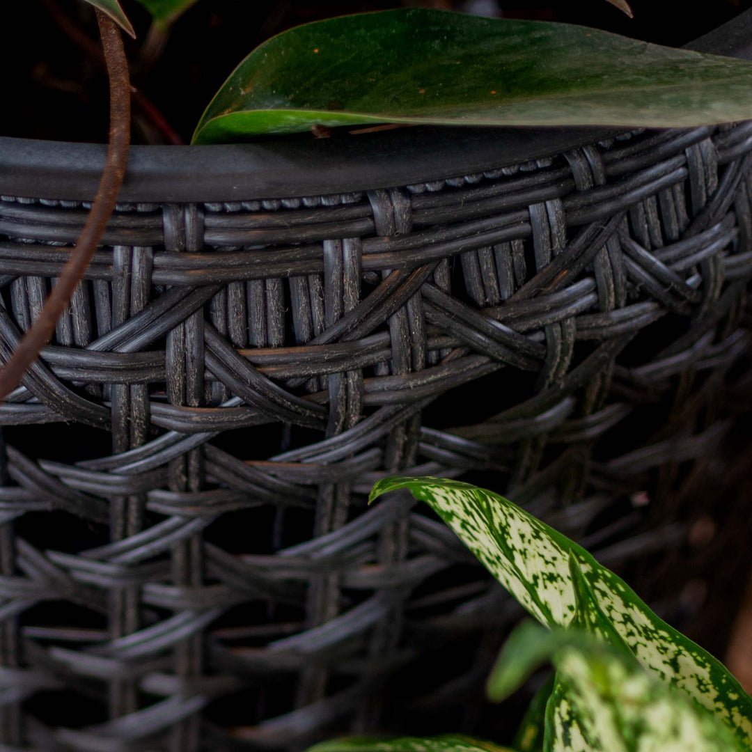 Flat Wicker Round Planter Black