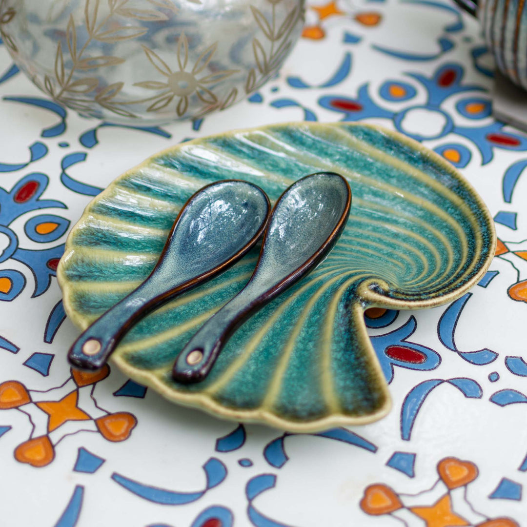 Mona Salad Server Snail Plate