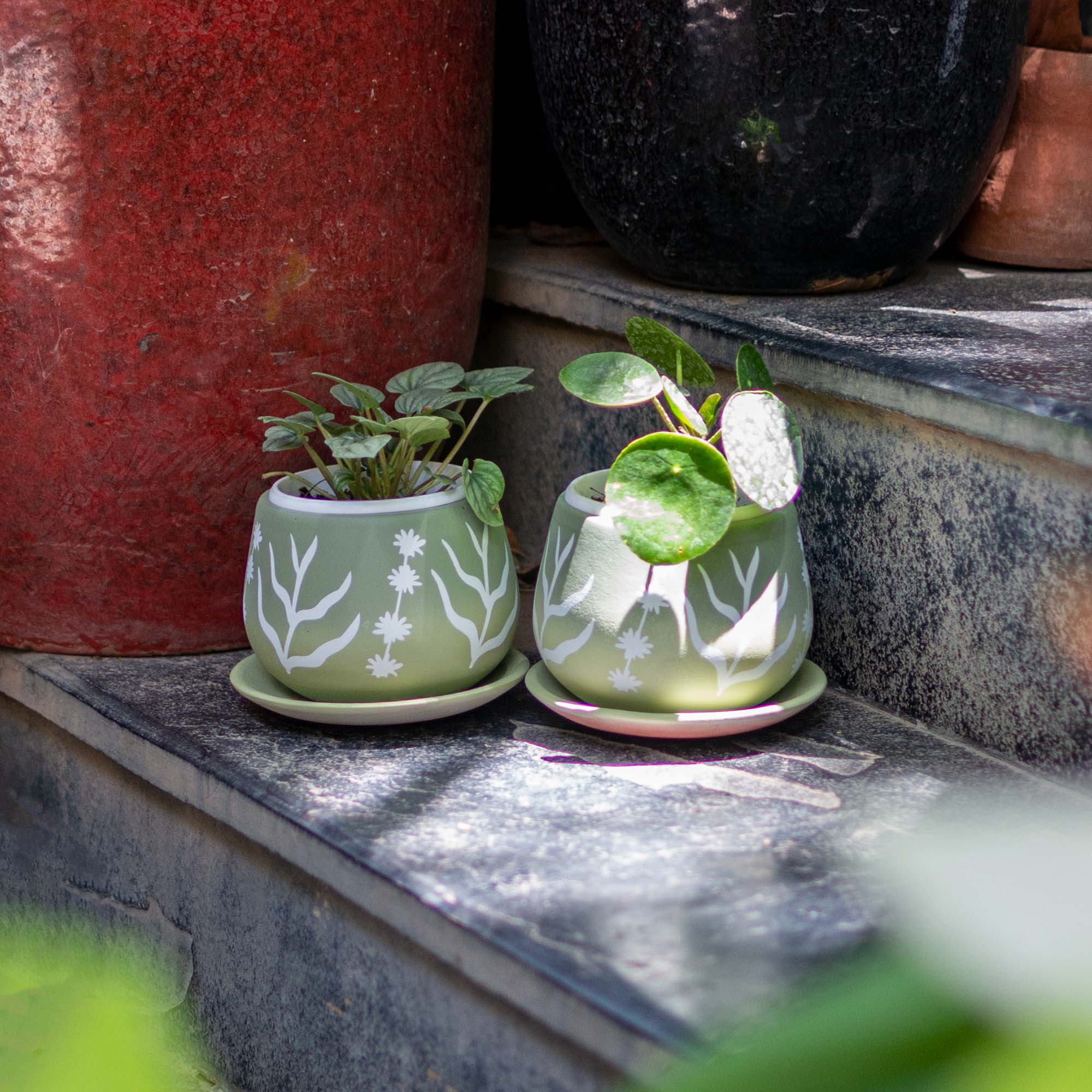 Terracotta Planter Motif With Plate