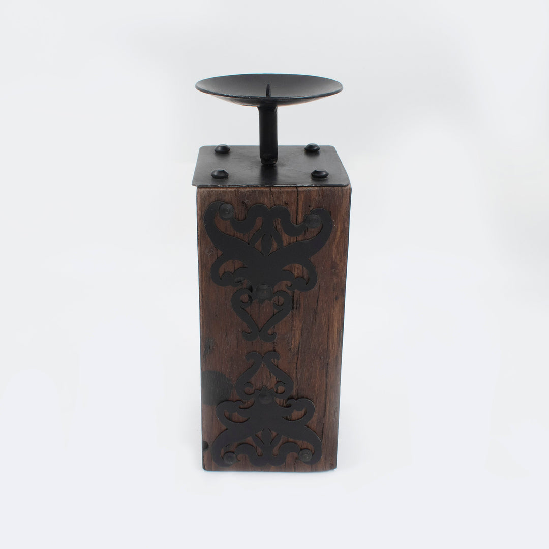 Metal Design Candle Stand