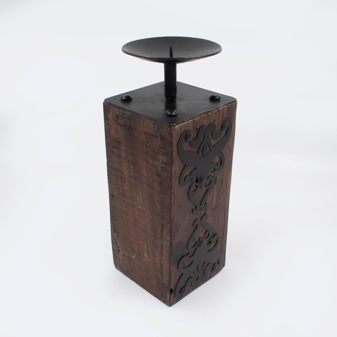 Metal Design Candle Stand