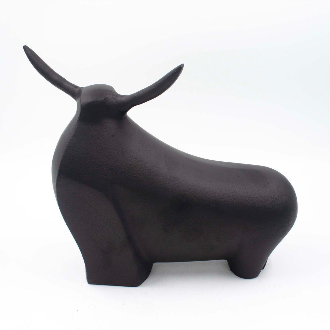 Charcoal Black Bull Cast