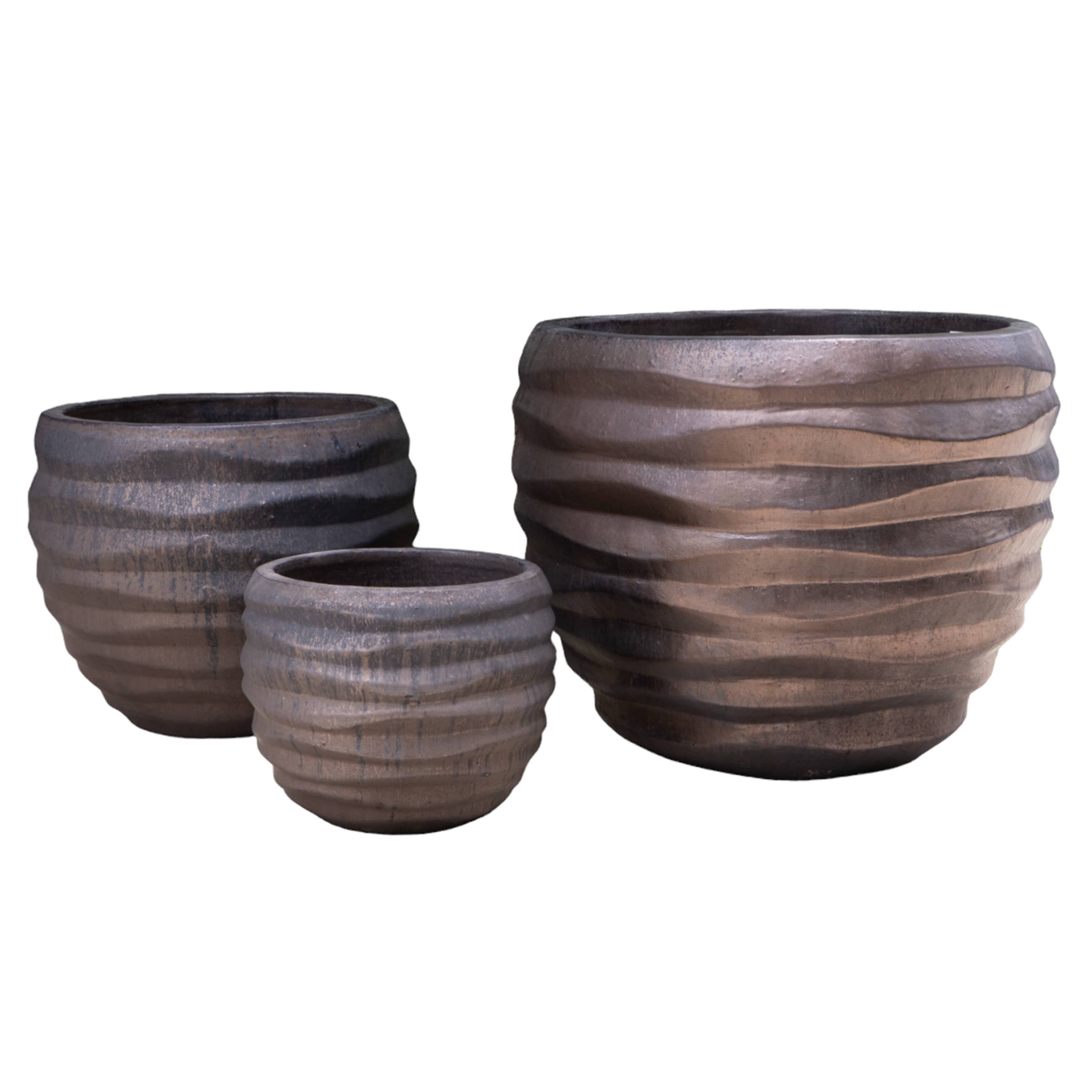 Broad Ruffle Bronze Pot