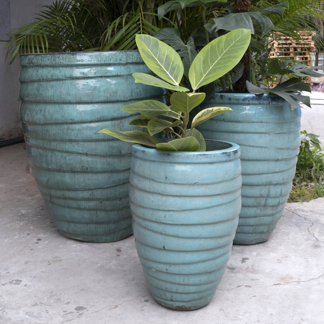 Tall Broad Ruffle Pot