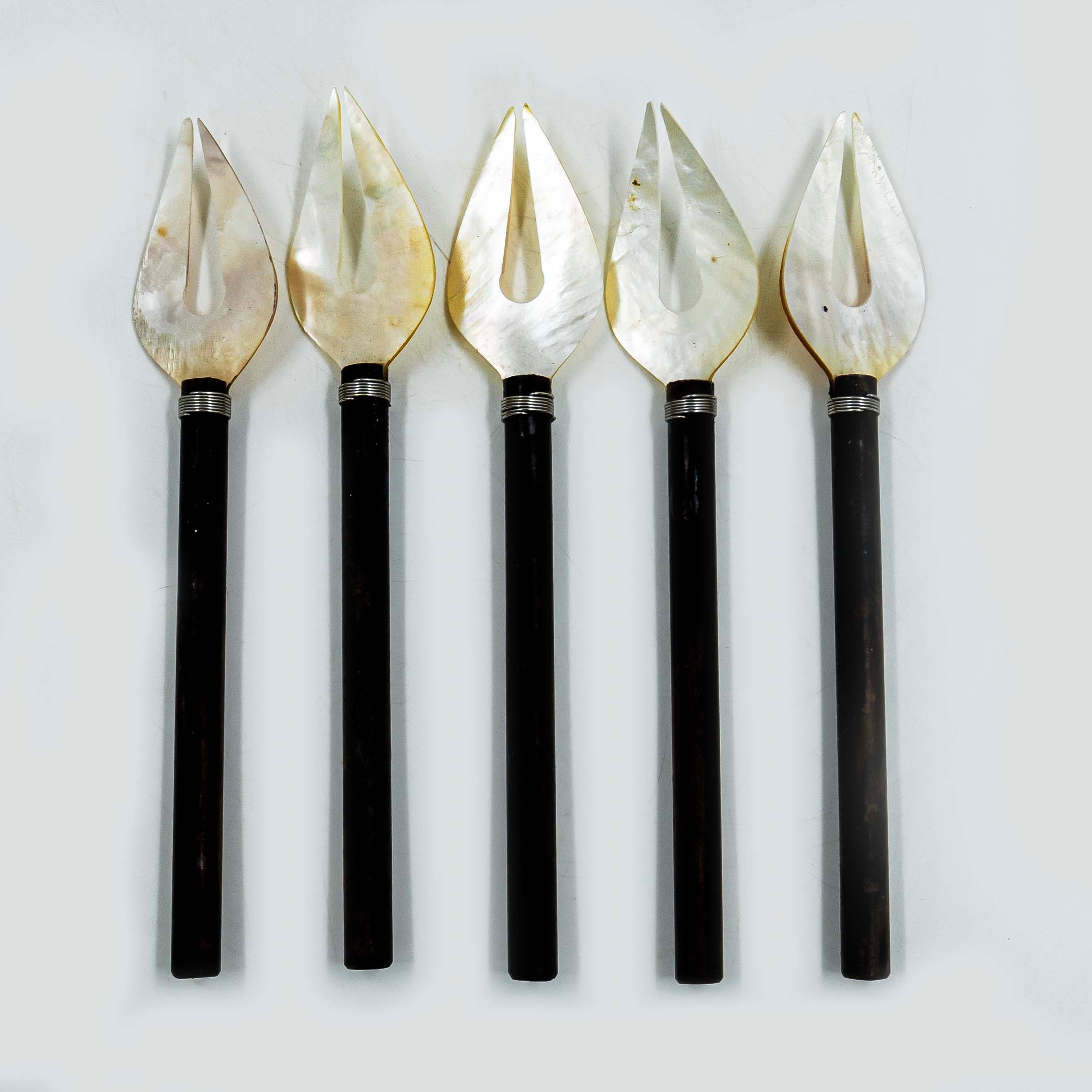 Buy Serverware |Shell Fork & Wood (Set of 5) |Shop at Beruru