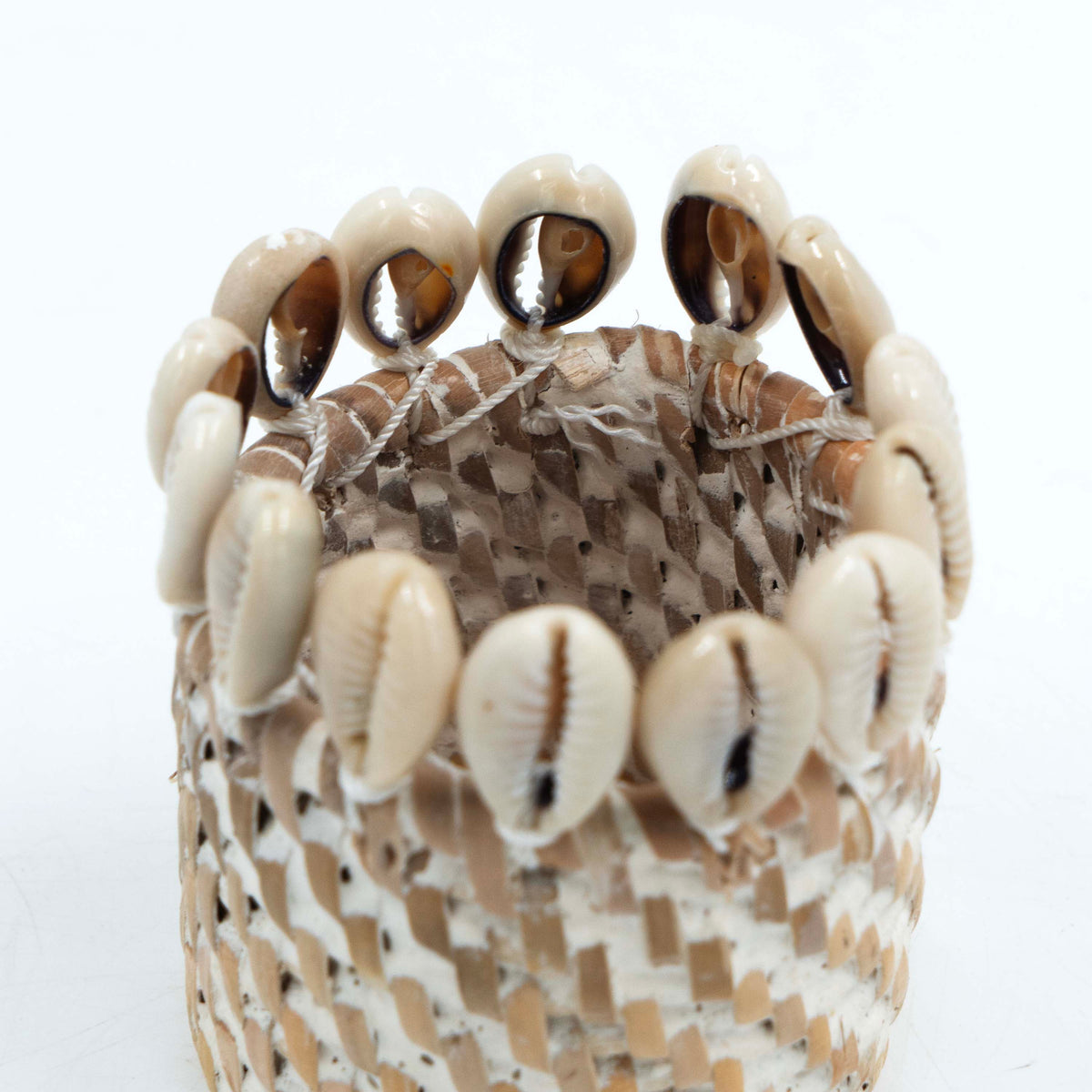 Shell Round Napkin Holder