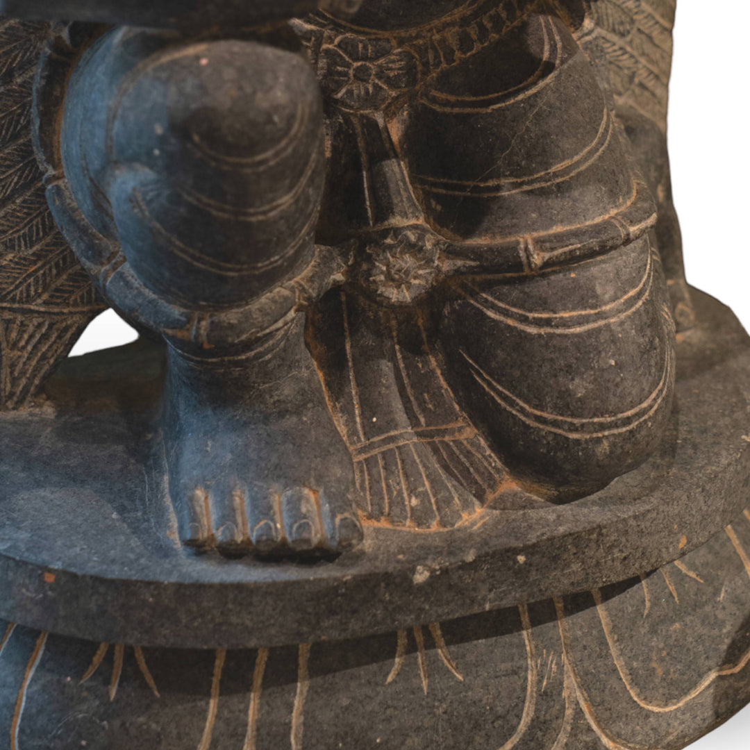 GARUDA SITTING