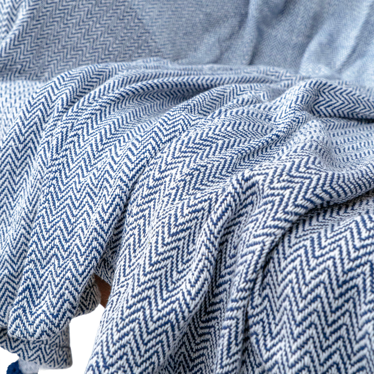 COLOR BLOCK THROWS