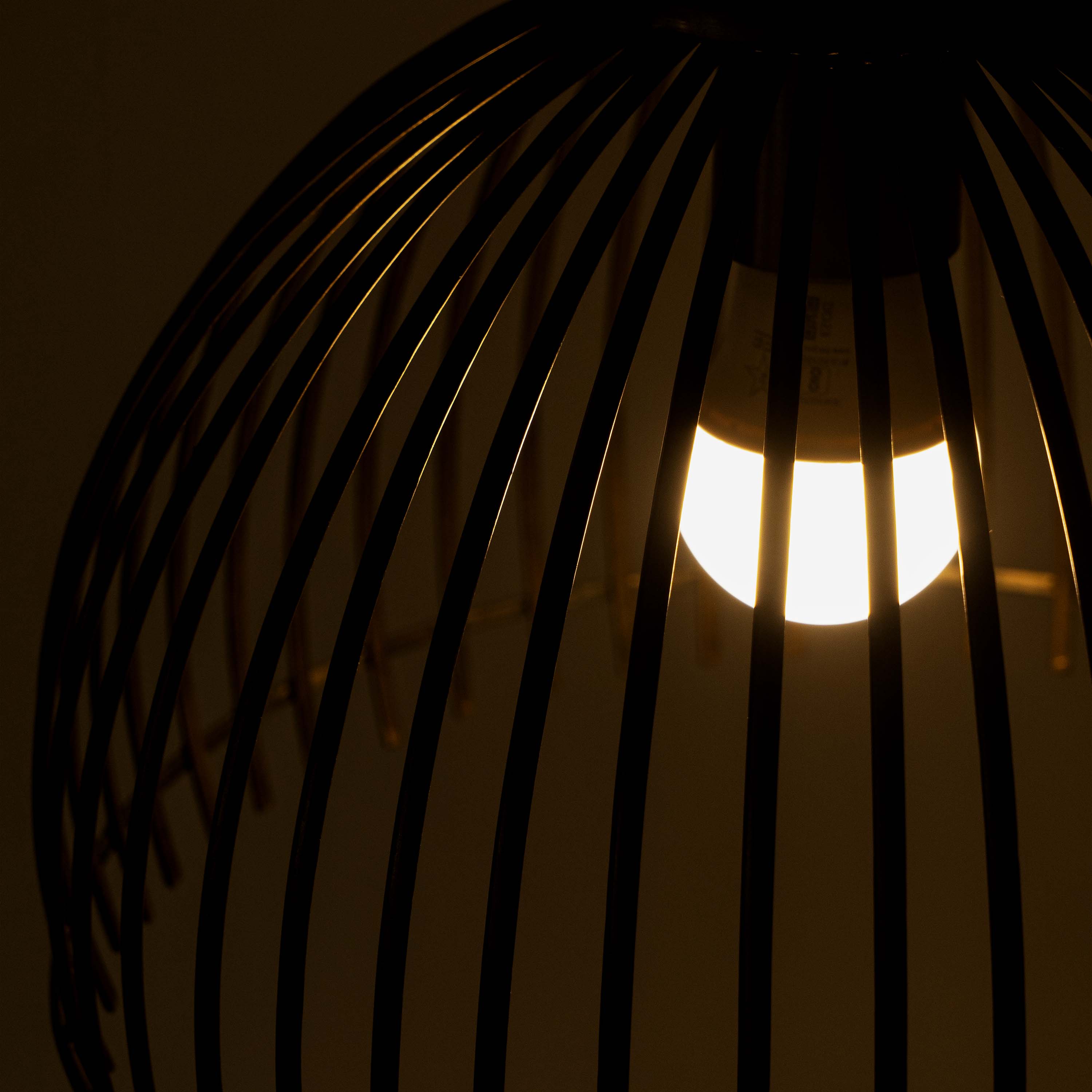 Round Metal Bulan Pendant Lamp
