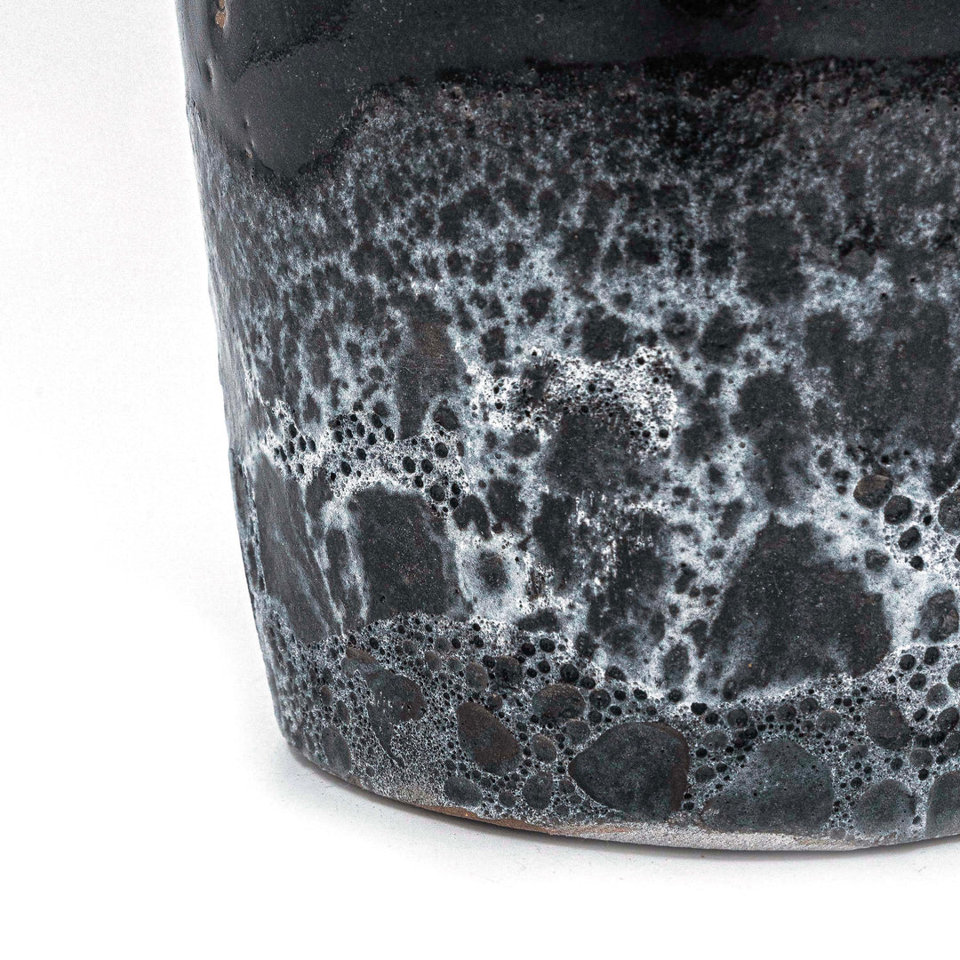 Round Pot With Saucer Black