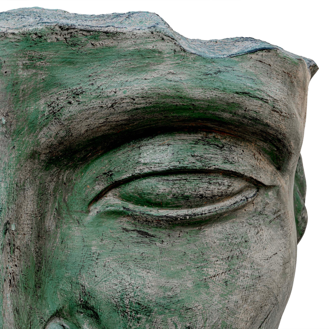 SANAA SPIRITUAL PEDESTAL