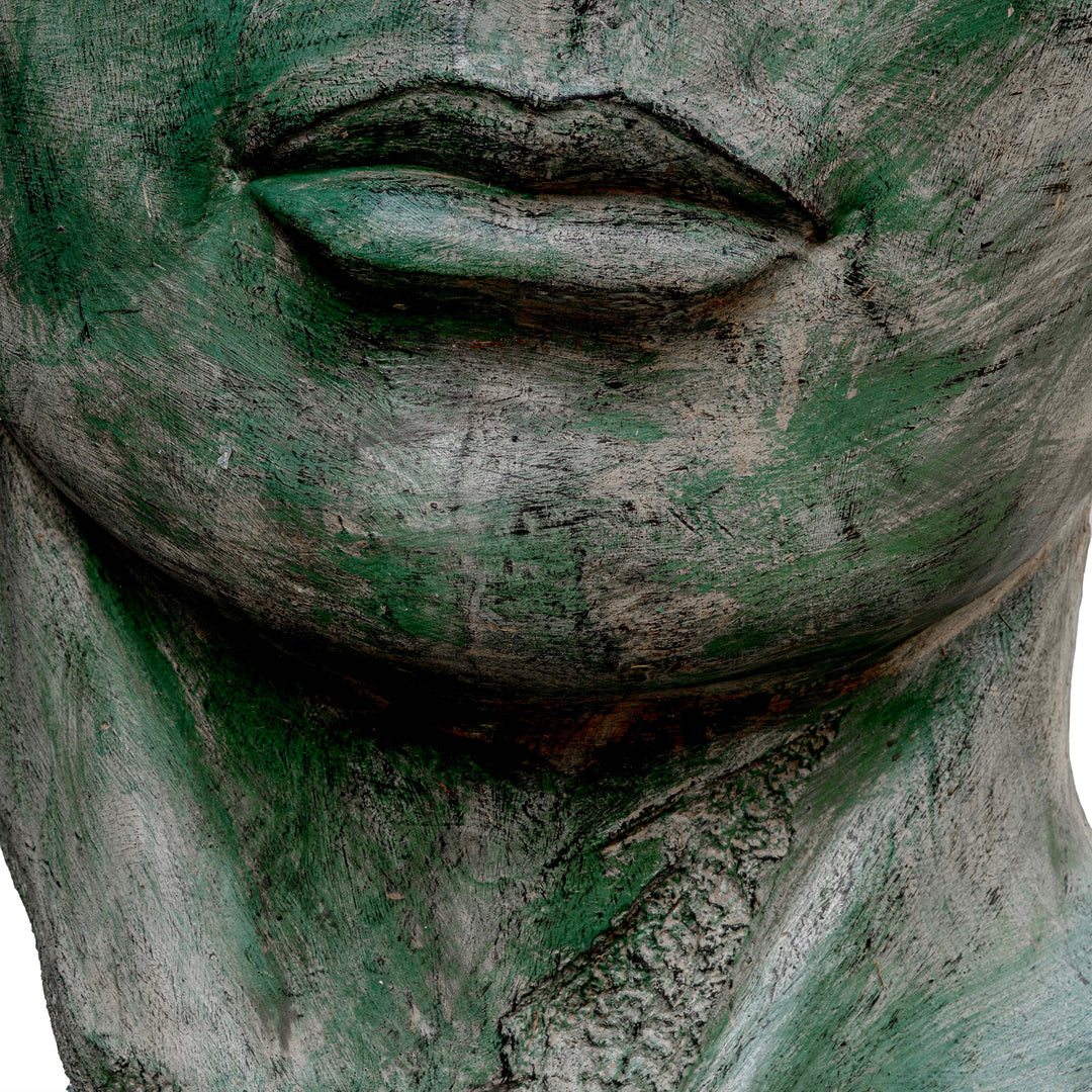 SANAA SPIRITUAL PEDESTAL