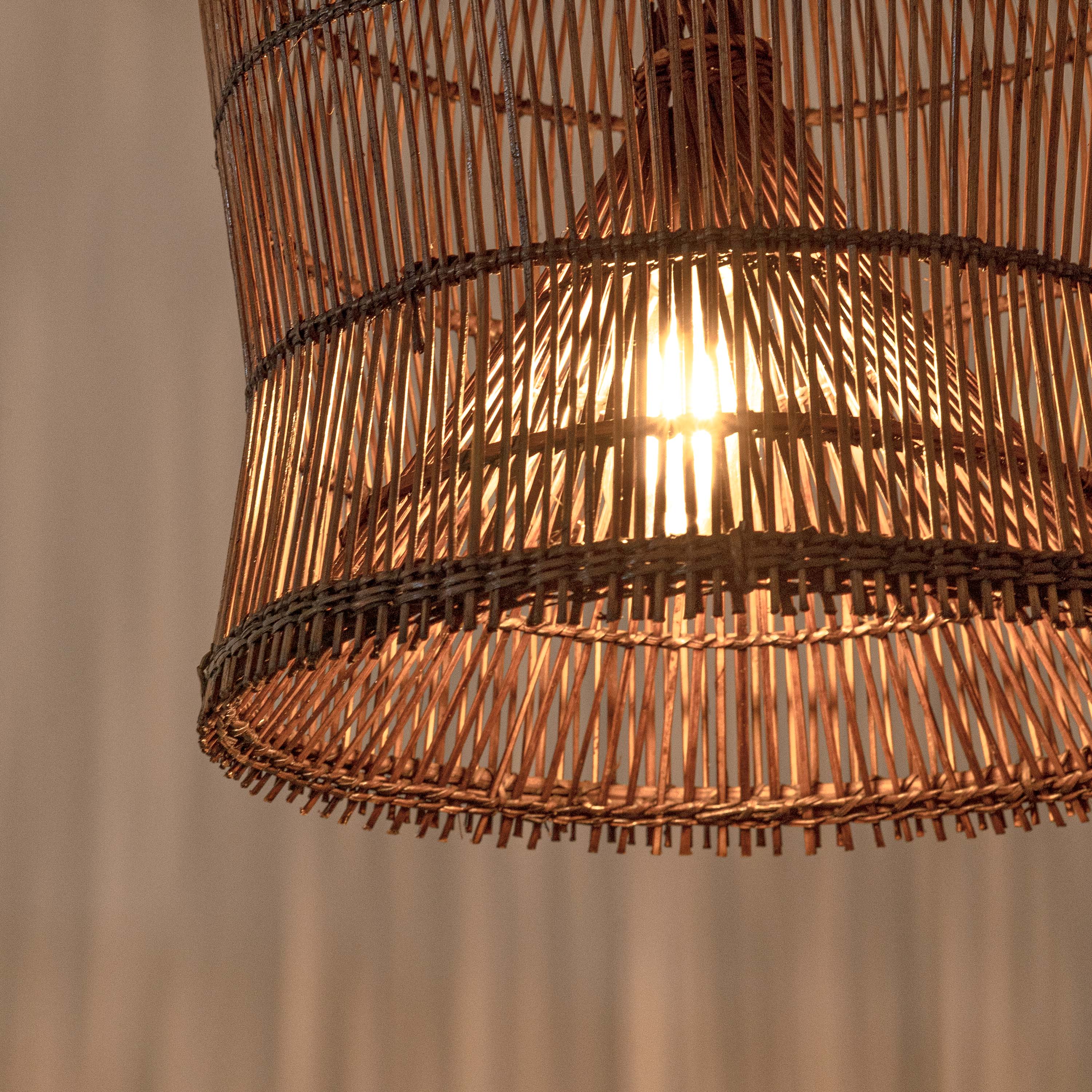 RATTAN WOVEN PENDANT LAMP