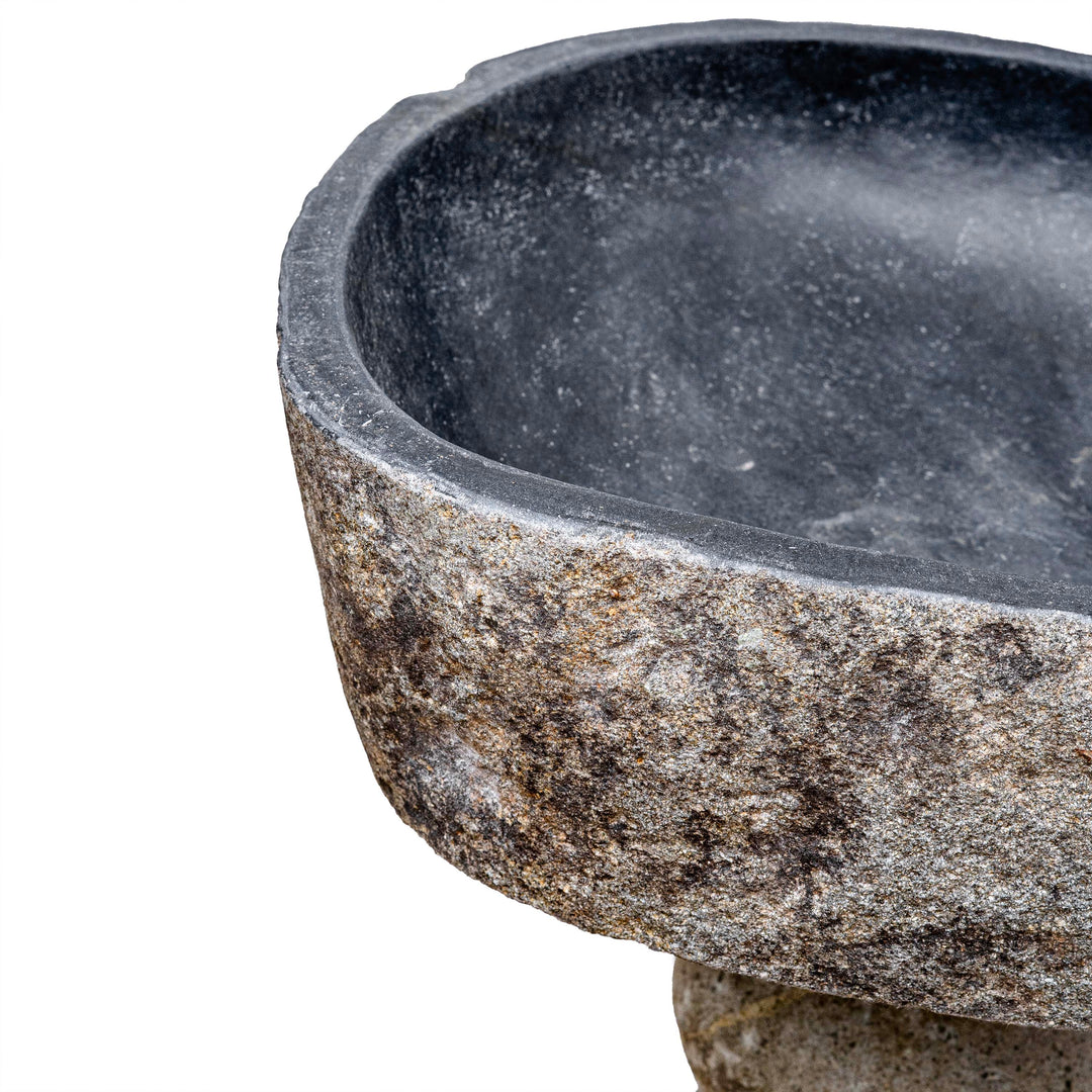 TIRTA  URN
