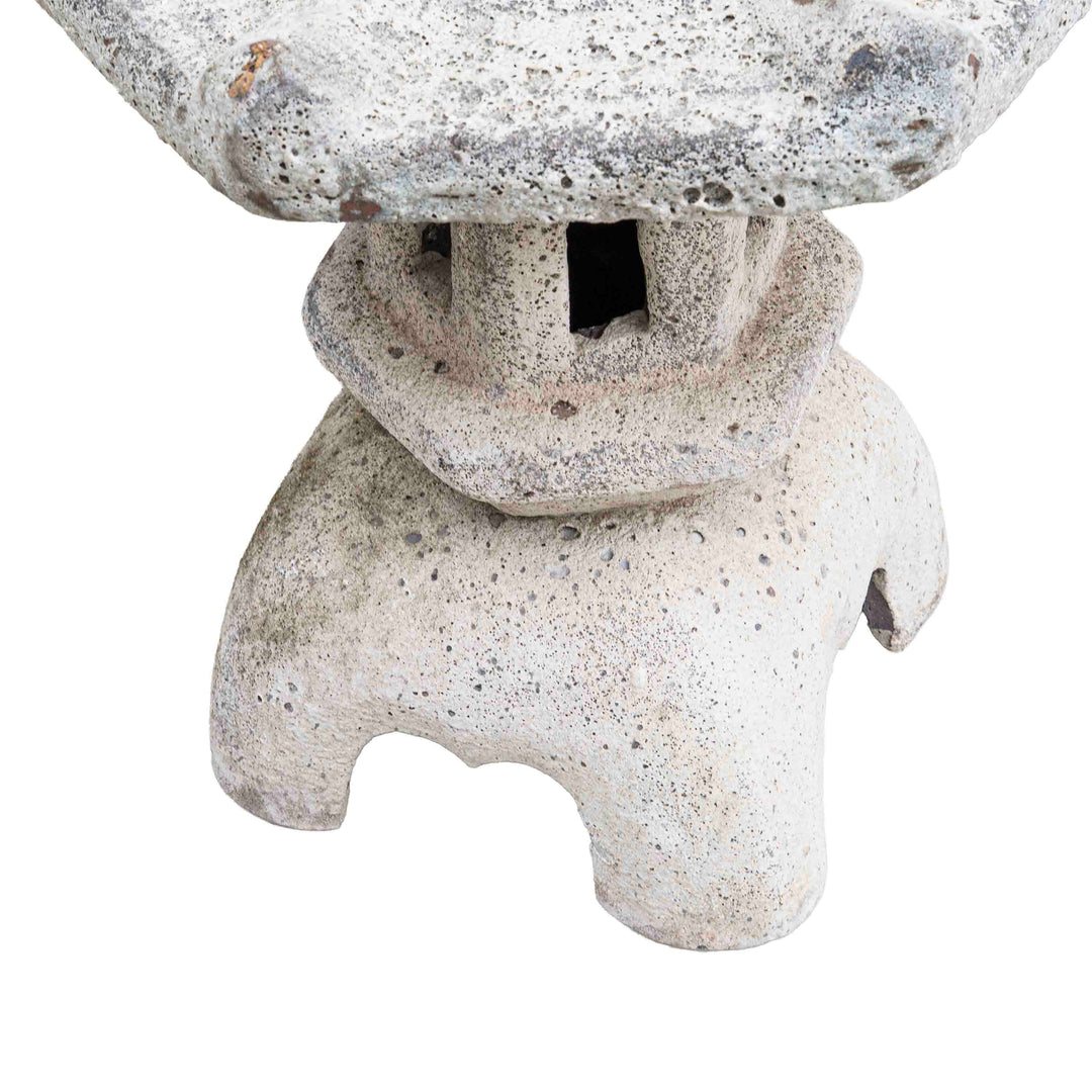 Ceramic Garden Lamp Pagoda White