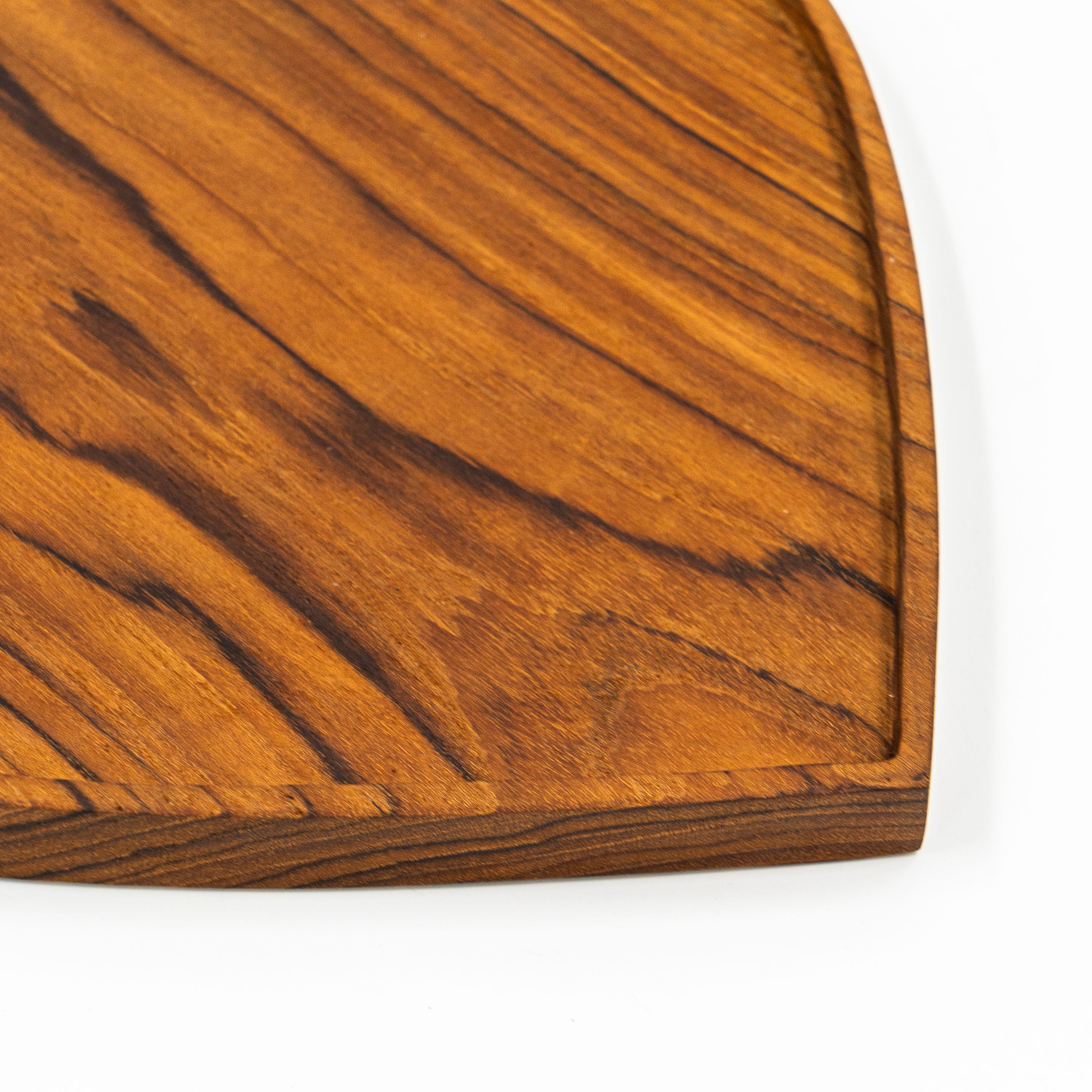 Yarah Teak Wood Heart Shaped Plate