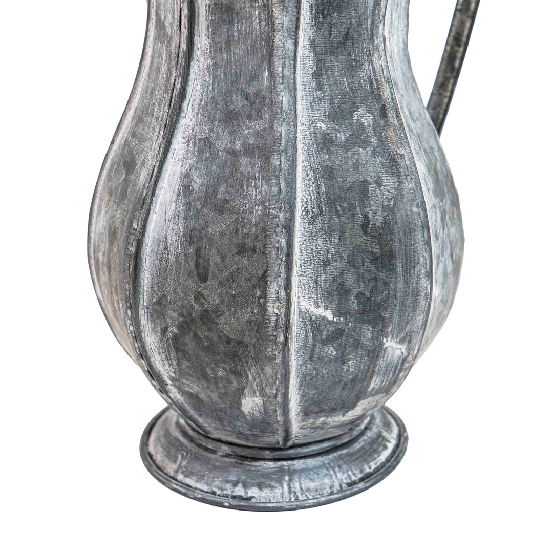 Sela Metal Planter with Holder