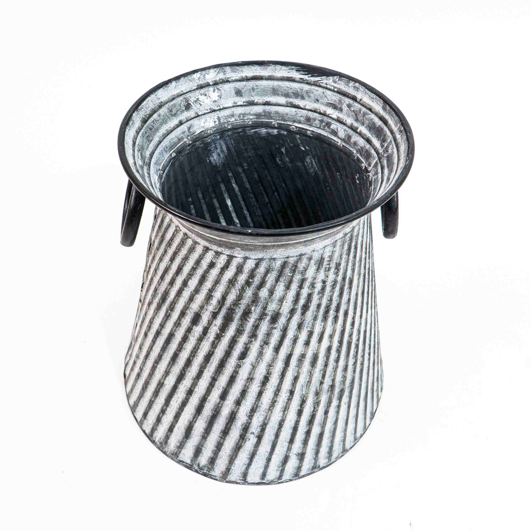 Sela Metal Planter