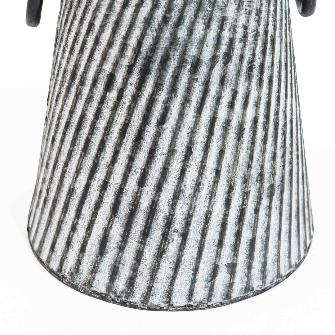 Sela Metal Planter