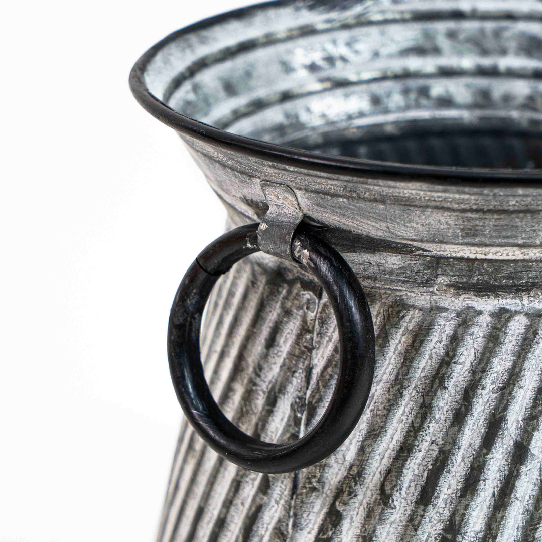 Sela Metal Planter