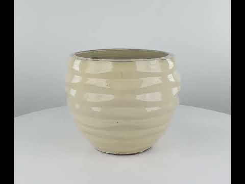 Broad Ruffle Cream Pot