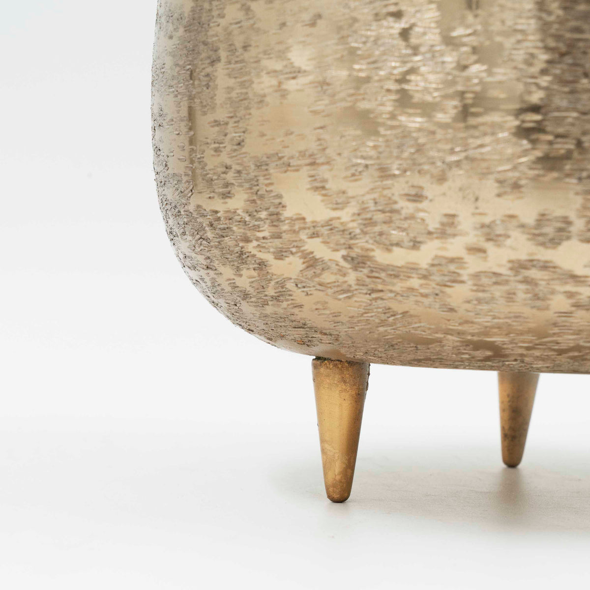Metal Planter with legs