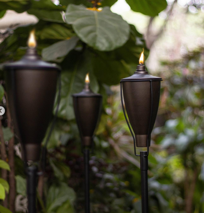 Tall garden oil lamp